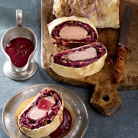 Rotkohlstrudel mit Äpfeln und Walnüssen Rezept