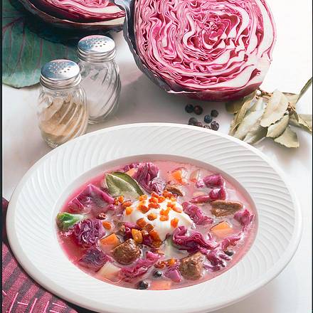 Rotkohlsuppe mit Rindfleisch Rezept Rotkohlsuppe mit Rindfleisch Rezept
