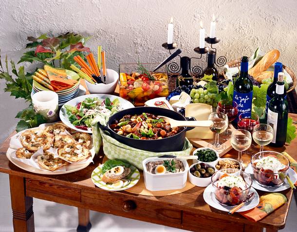Rotwein-Früchte mit Vanille-Sahne Rezept