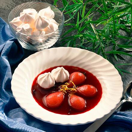 Rotweinsuppe mit Babybirnen Rezept Rotweinsuppe mit Babybirnen Rezept
