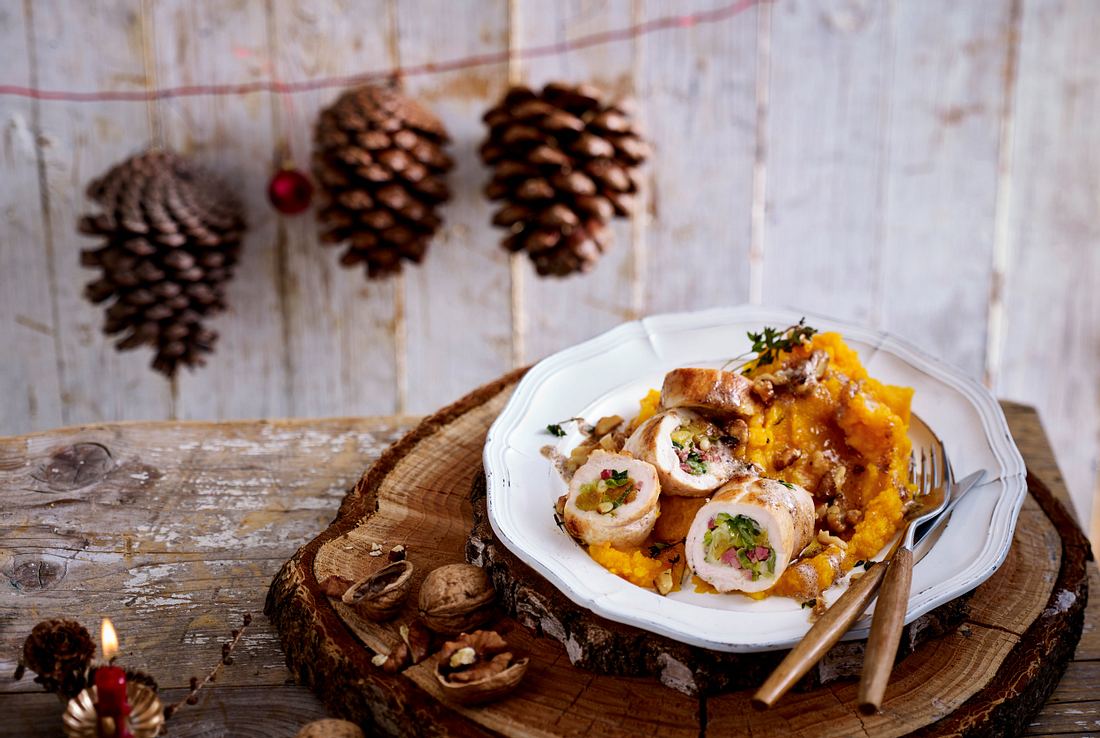 Rouladen auf Kürbispüree mit Walnussbutter Rezept | LECKER