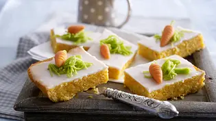 Rüblikuchen vom Blech mit Zitronenguss Rezept - Foto: LECKER @ Bauer Media Group