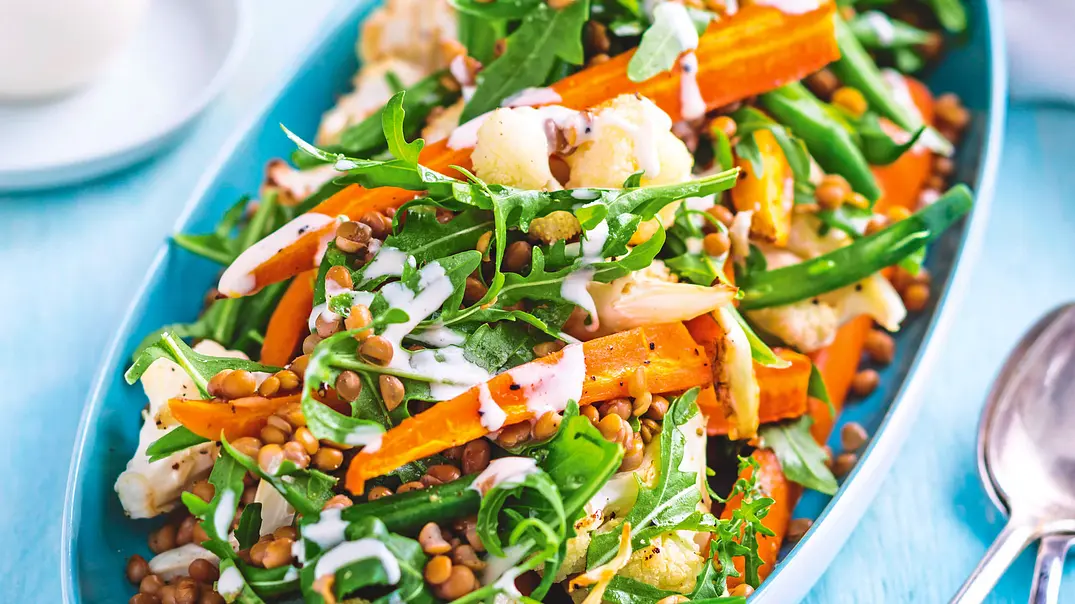 Ruck-zuck-Salat mit Linsen Rezept - Foto: LECKER @ Bauer Media Group Ruck-zuck-Salat mit Linsen Rezept - Foto: LECKER @ Bauer Media Group