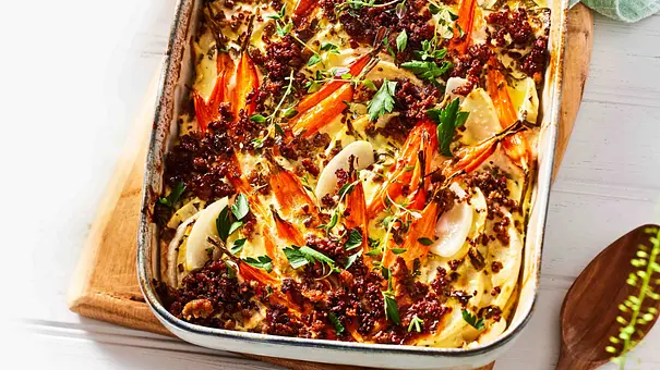 Rüben-Hack-Auflauf mit Quarkguss Rezept - Foto: LECKER @ Bauer Media Group Rüben-Hack-Auflauf mit Quarkguss Rezept - Foto: LECKER @ Bauer Media Group