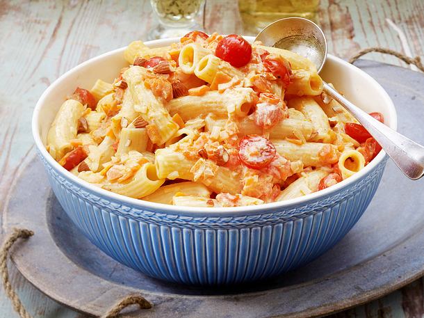 Rüebli-Tomaten-Rigatoni Rezept