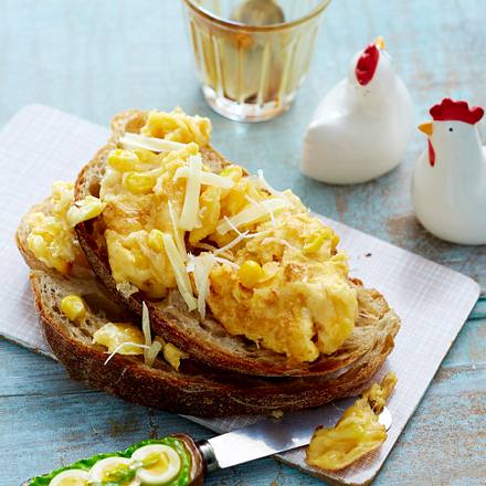Rührei mit gaaanz viel Käse Rezept Rührei mit gaaanz viel Käse Rezept