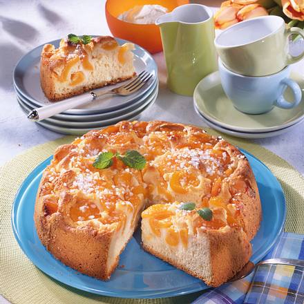 Rührkuchen mit versunkene Aprikosen Rezept Rührkuchen mit versunkene Aprikosen Rezept