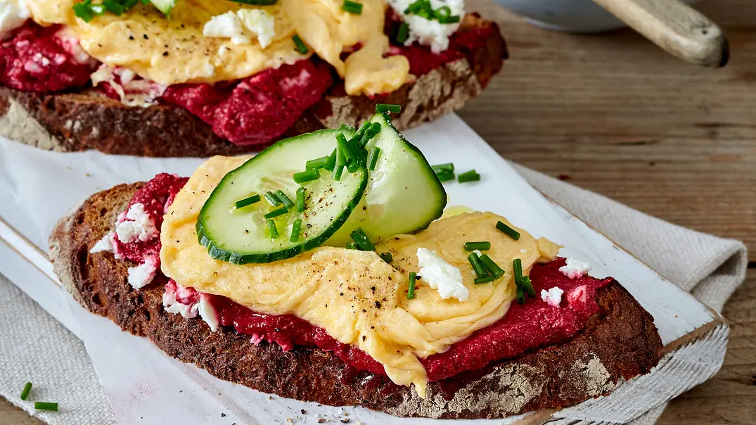 Rührei auf Vollkornbrot Rezept - Foto: LECKER @ Bauer Media Group Rührei auf Vollkornbrot Rezept - Foto: LECKER @ Bauer Media Group