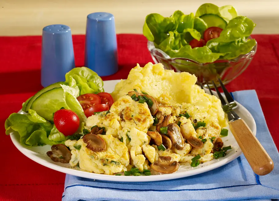 Rührei mit Champignons und Kartoffelpüree Rezept Rührei mit Champignons und Kartoffelpüree Rezept
