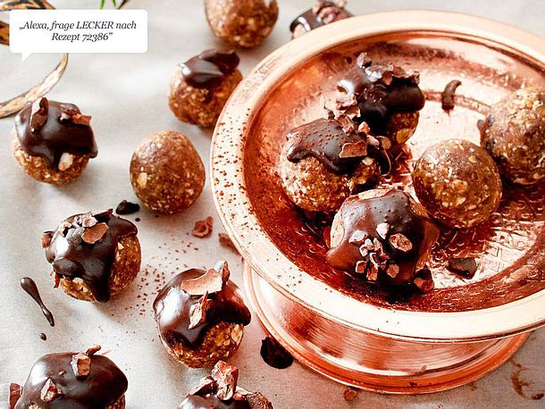 Rumkügelchen mit Datteln Rezept Rumkügelchen mit Datteln Rezept
