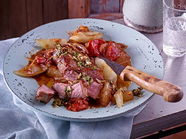 Rumpsteak mit Chimichurri und Rösttomaten-Honigmelonen-Gemüse Rezept Rumpsteak mit Chimichurri und Rösttomaten-Honigmelonen-Gemüse Rezept