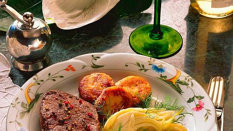 Rumpsteak mit Fenchelgemüse und Kartoffeltalern Rezept - Foto: Horn