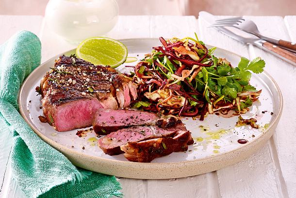 Rumpsteak mit Ingwer-Coleslaw Rezept Rumpsteak mit Ingwer-Coleslaw Rezept