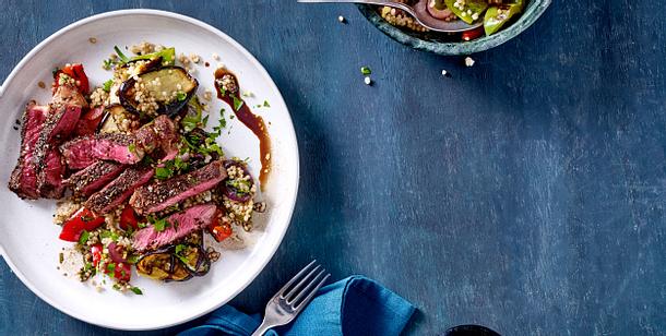 Rumpsteakstreifen mit Kaffeepfeffer auf Graupensalat von Christina Richon Rezept