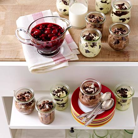 Rumpudding mit Fruchtgrütze Rezept Rumpudding mit Fruchtgrütze Rezept