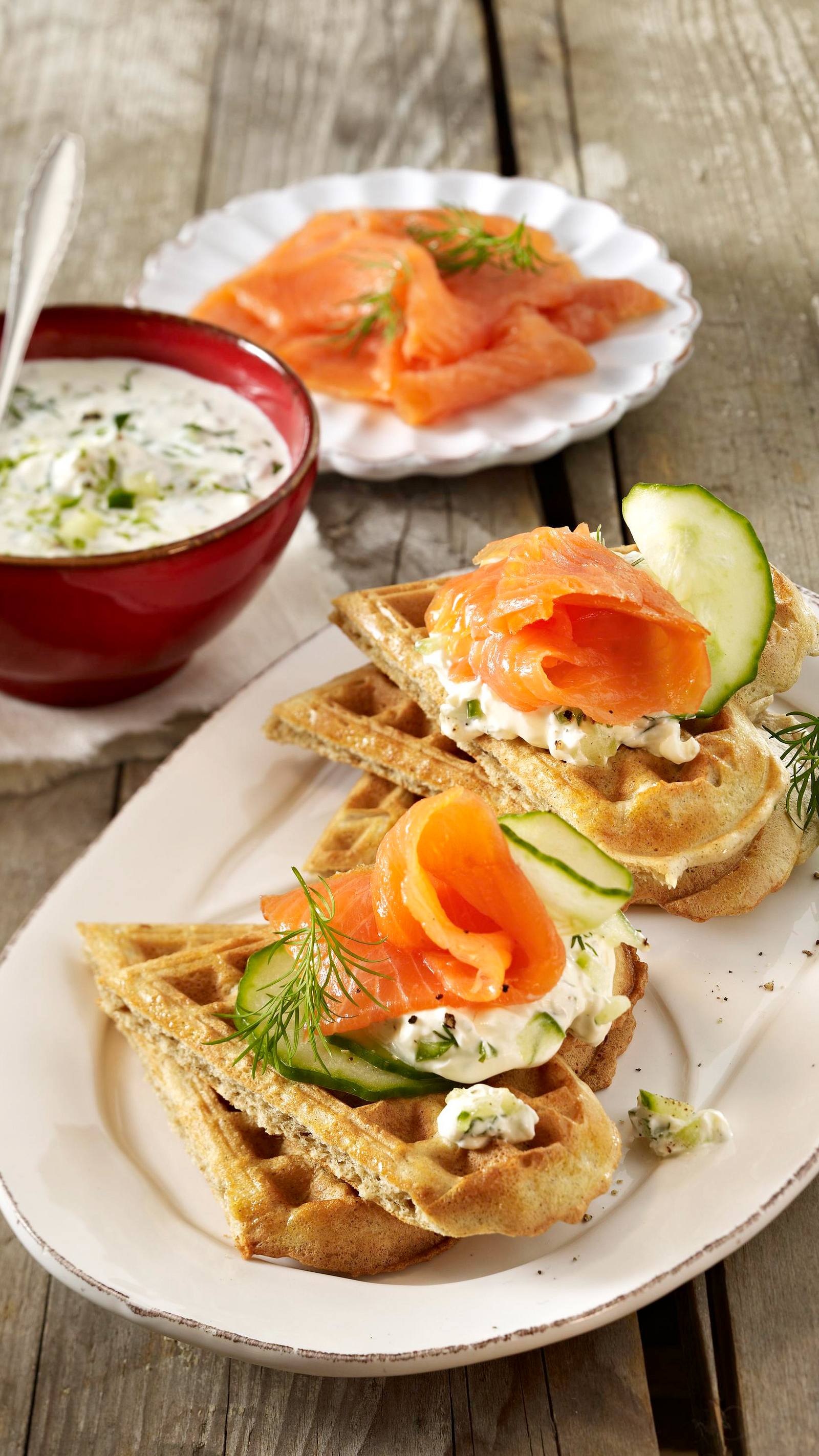 Russische Buchweizen-Waffeln mit Räucherlachs Rezept