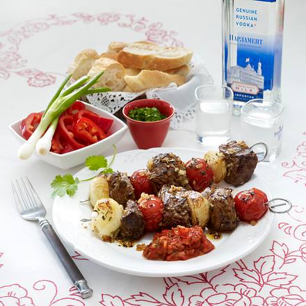 Russisches Schaschlik mit Tomatensoße Rezept Russisches Schaschlik mit Tomatensoße Rezept