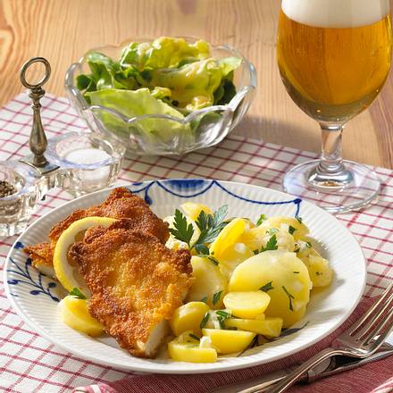 Sächsische Broilerbrüstchen mit Kartoffelsalat Rezept Sächsische Broilerbrüstchen mit Kartoffelsalat Rezept