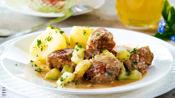 Sächsisches Senffleisch mit Gurke und Kartoffeln - Foto: House of Food / Bauer Food Experts KG