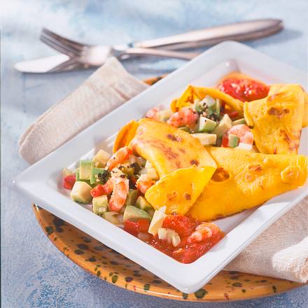 Safran-Crêpes mit Avocado-Krabben-Füllung Rezept Safran-Crêpes mit Avocado-Krabben-Füllung Rezept