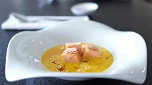 Safran-Tomatensuppe mit Lachs Rezept - Foto: House of Food / Bauer Food Experts KG