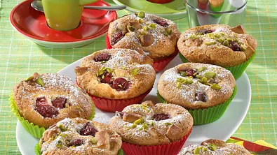 Saftige Kirsch-Marzipan-Muffins Rezept - Foto: LECKER @ Bauer Media Group