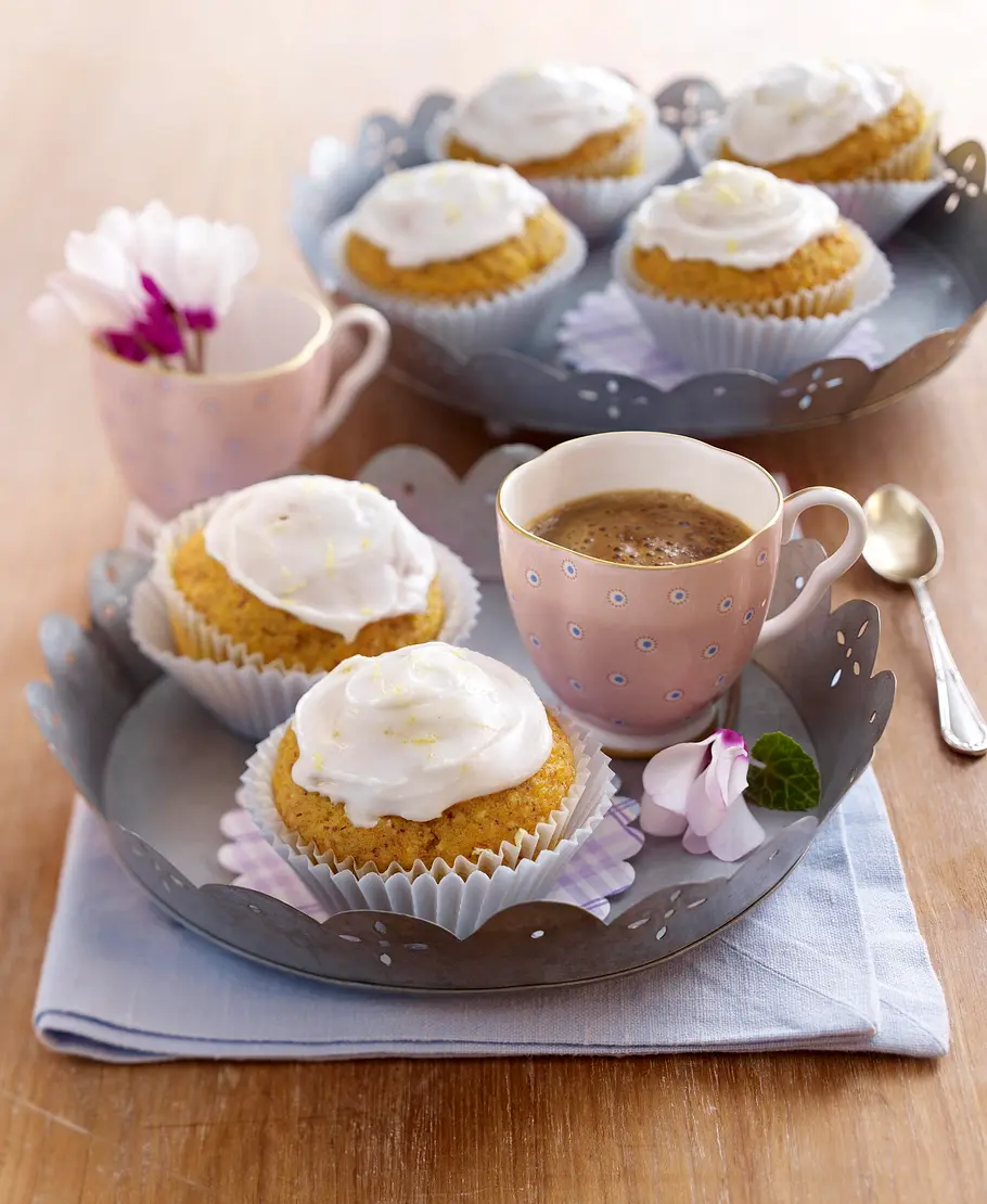 Saftige Möhren-Mandel-Muffins Rezept Saftige Möhren-Mandel-Muffins Rezept