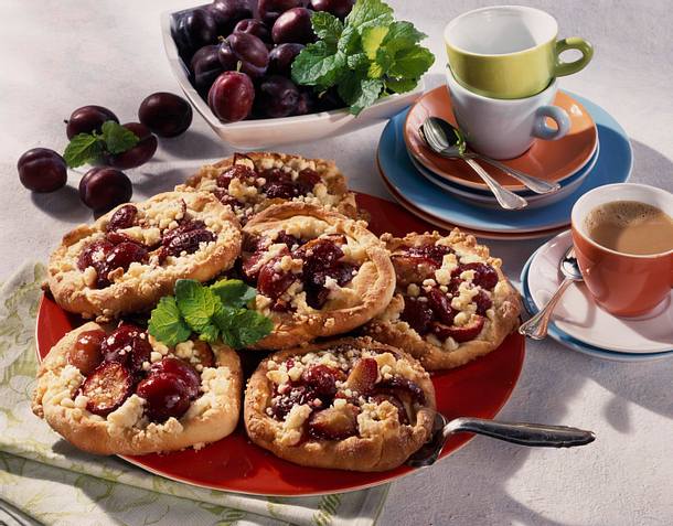 Saftige Pflaumen-Törtchen Rezept Saftige Pflaumen-Törtchen Rezept
