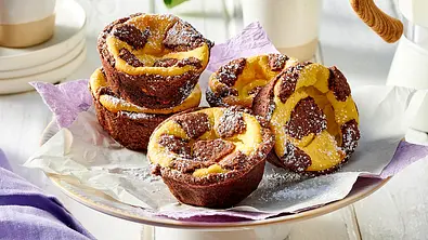Saftige Zupfkuchen-Muffins Rezept - Foto: LECKER @ Bauer Media Group