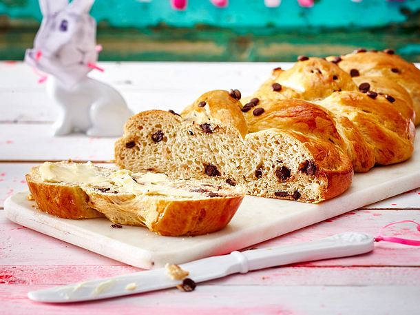 Saftiger Bananenhefezopf mit Schokotröpfchen Rezept Saftiger Bananenhefezopf mit Schokotröpfchen Rezept