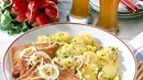 Saftiger Kartoffelsalat mit Fleischkäse Rezept - Foto: LECKER @ Bauer Media Group