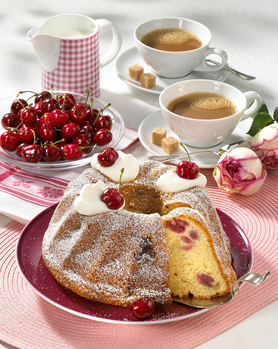 Saftiger Kirsch-Napfkuchen Rezept | LECKER
