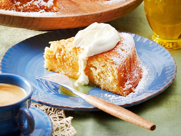Saftiger Olivenölkuchen mit Orangensirup Rezept