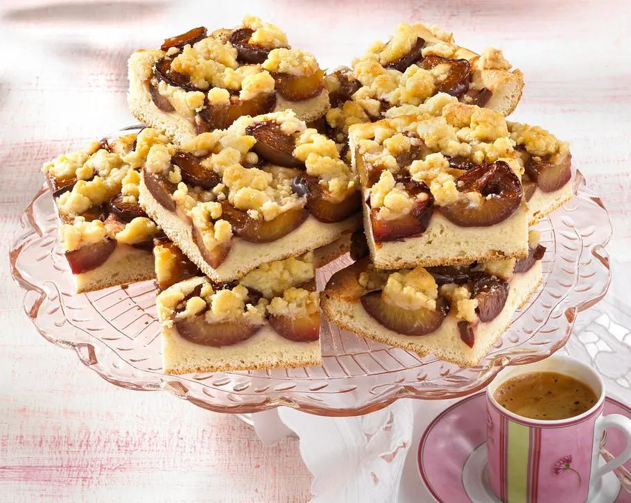 Saftiger Pflaumenkuchen vom Blech Rezept