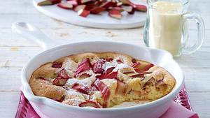 Saftiger Rhabarber-Clafoutis Rezept - Foto: House of Food / Bauer Food Experts KG