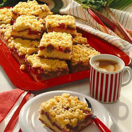 Saftiger Rhabarber-Streuselkuchen Rezept Saftiger Rhabarber-Streuselkuchen Rezept