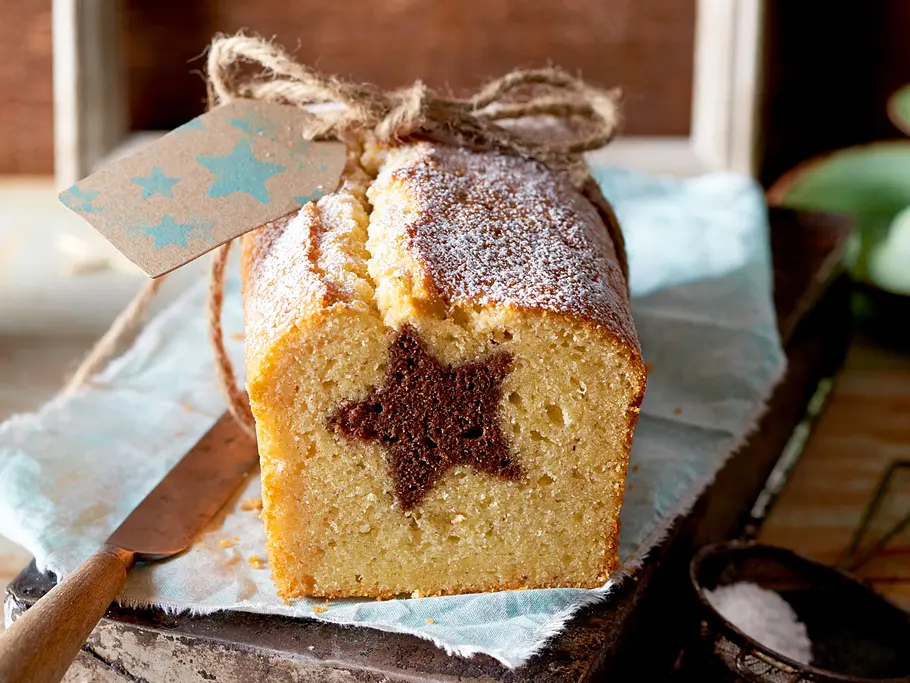 Saftiger Sternenkuchen mit Marzipan Rezept