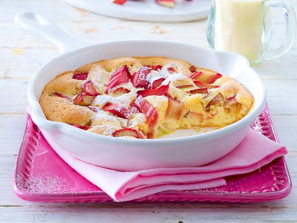 Saftiger Rhababer-Clafoutis Rezept