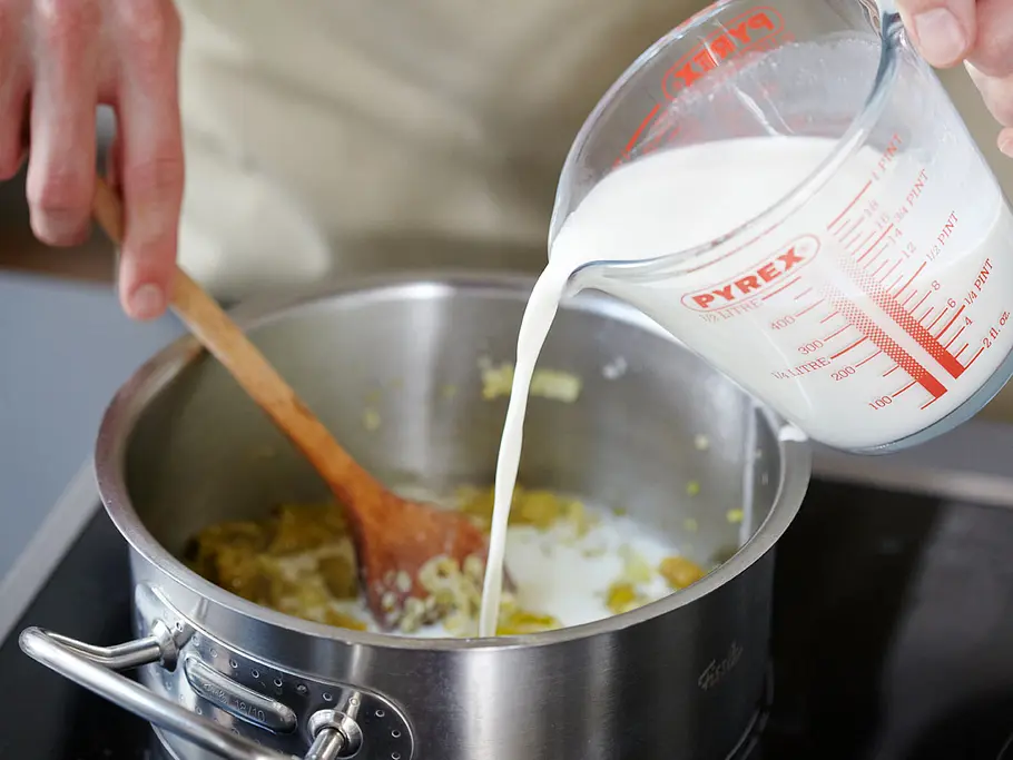 Sahnesoße kochen