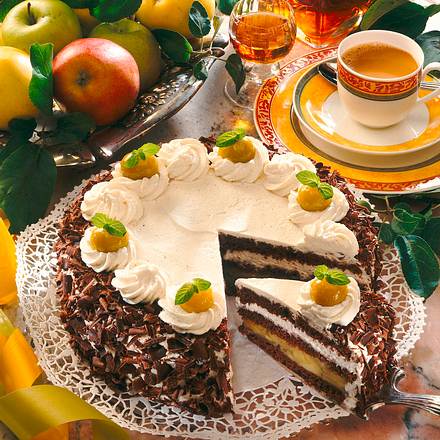 Sahnige Apfeltorte Schwarzwälder Art Rezept Sahnige Apfeltorte Schwarzwälder Art Rezept