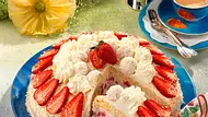 Sahnige Erdbeer-Raffaello-Torte Rezept - Foto: LECKER @ Bauer Media Group
