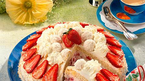 Sahnige Erdbeer-Raffaello-Torte Rezept - Foto: Först, Thomas