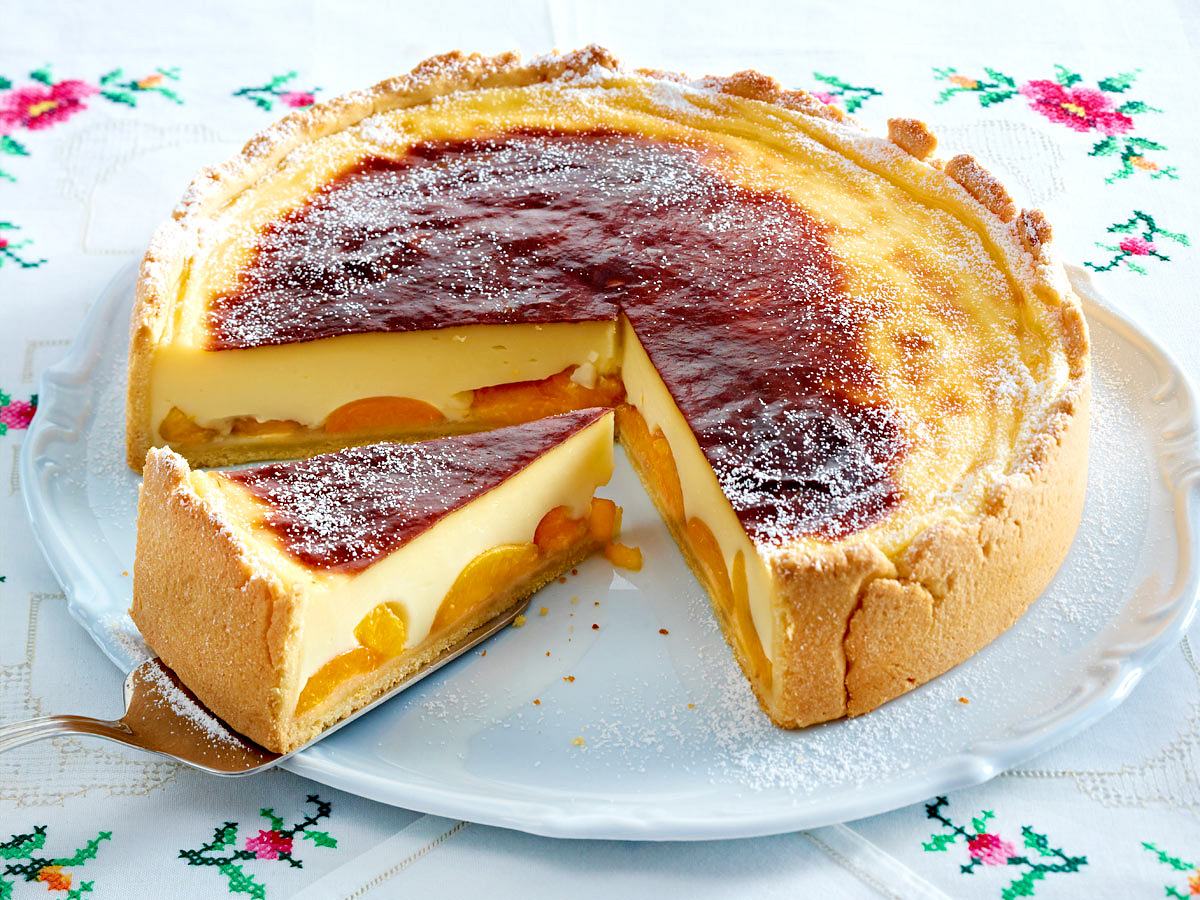 Sahniger Puddingkuchen mit Aprikosen Rezept