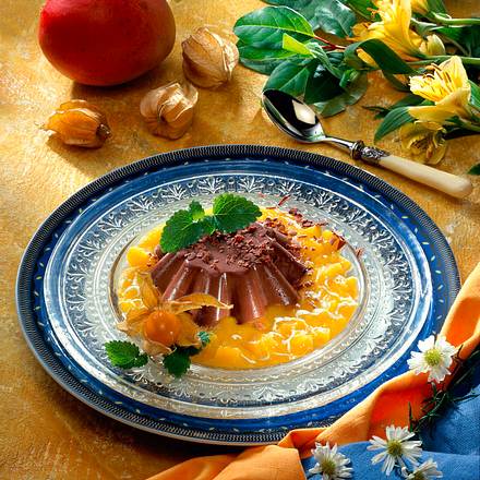 Sahniger Schokoladen Flammeri auf Mango Rezept Sahniger Schokoladen Flammeri auf Mango Rezept