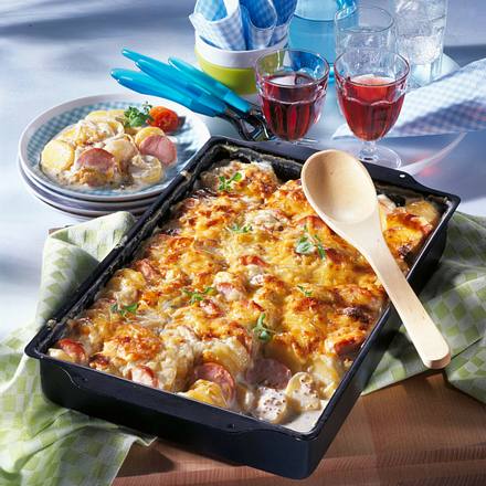 Sahniges Kartoffel-Wurst-Gratin Rezept Sahniges Kartoffel-Wurst-Gratin Rezept