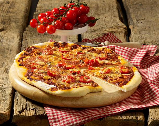 Salami-Pizza Rezept Salami-Pizza Rezept