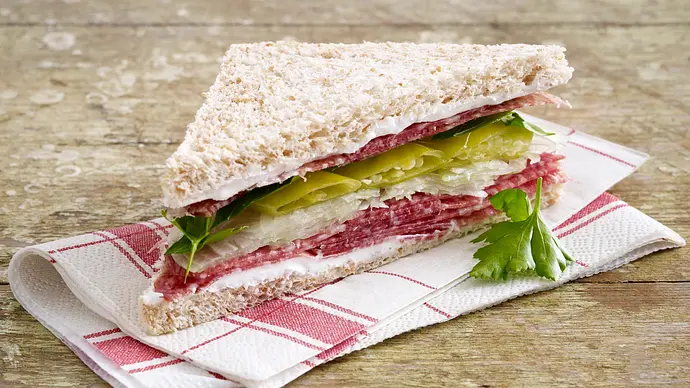 Salami-Tramezzini Rezept - Foto: LECKER @ Bauer Media Group