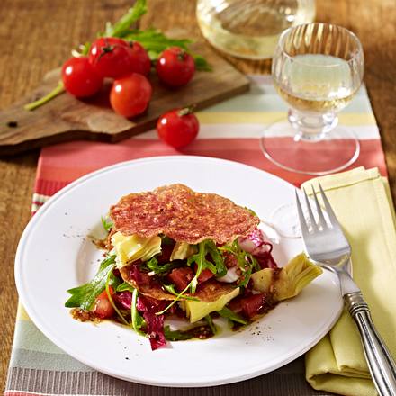Salamichips Sandwich mit mediterranem Salat Rezept Salamichips Sandwich mit mediterranem Salat Rezept