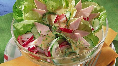 Salat-Cocktail mit Putenbrust Rezept - Foto: House of Food / Bauer Food Experts KG