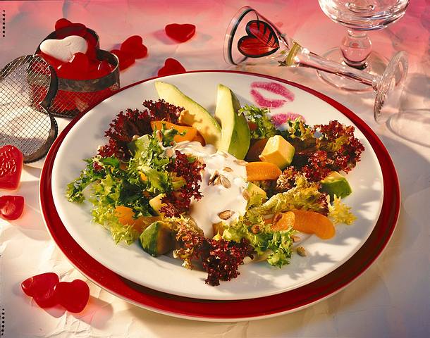Salat mit Avocado und Aprikose Rezept Salat mit Avocado und Aprikose Rezept